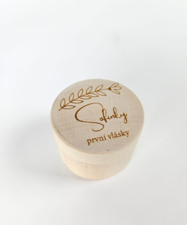 Dřevěná krabička na zoubky a vlásky