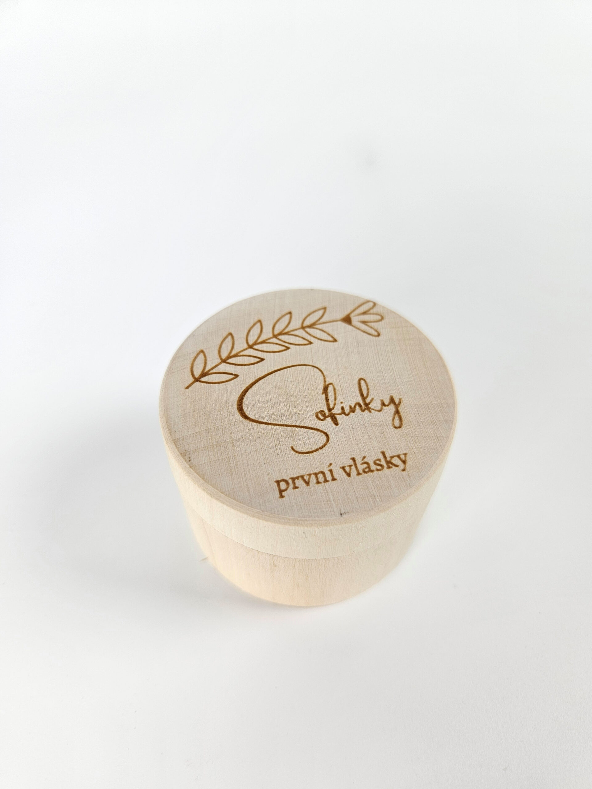 Dřevěná krabička na zoubky a vlásky