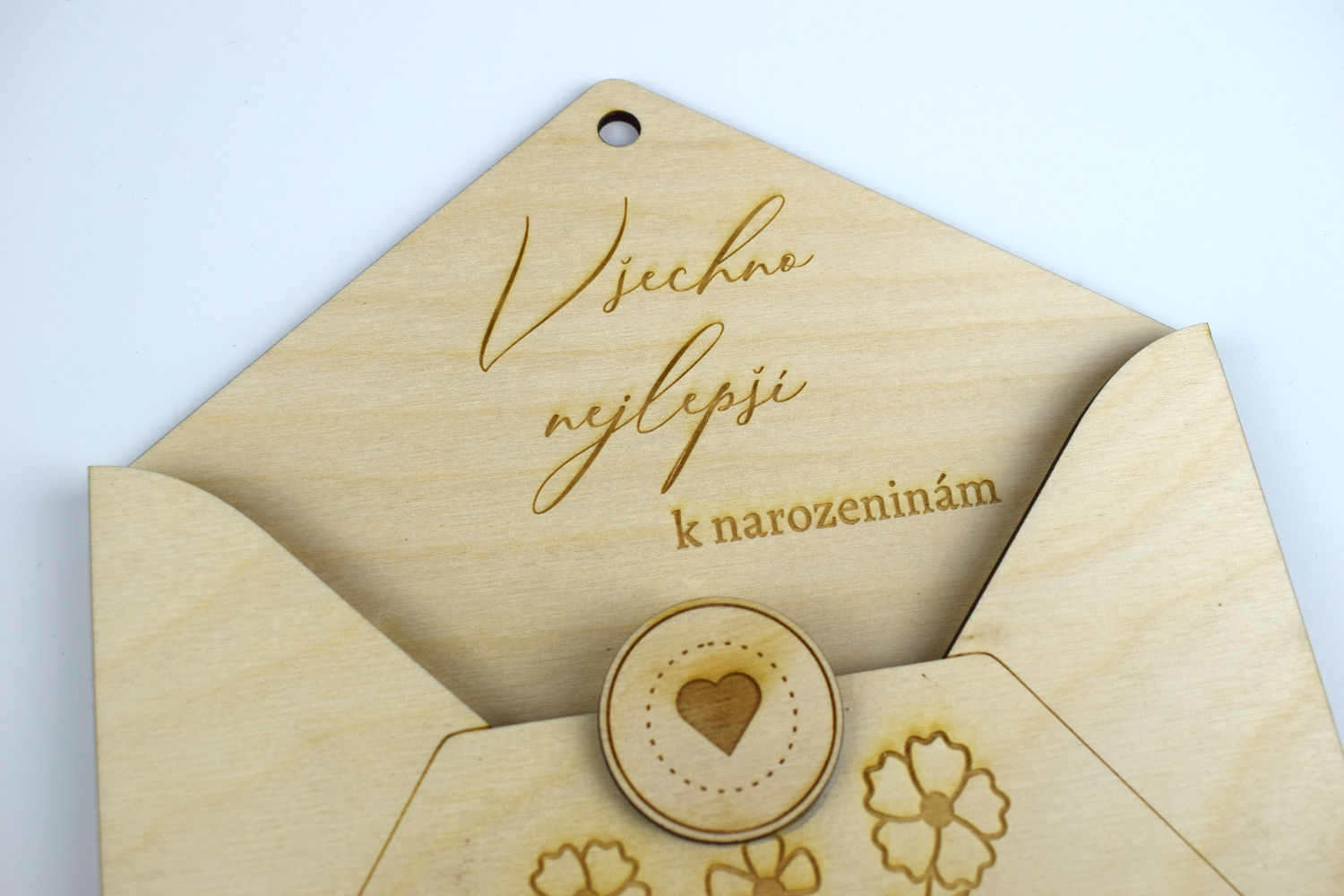 Dřevěná obálka k narozeninám