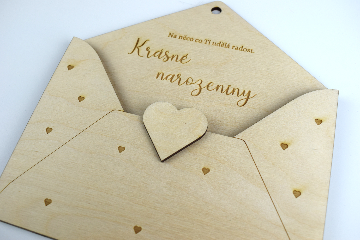 Dřevěná obálka k narozeninám
